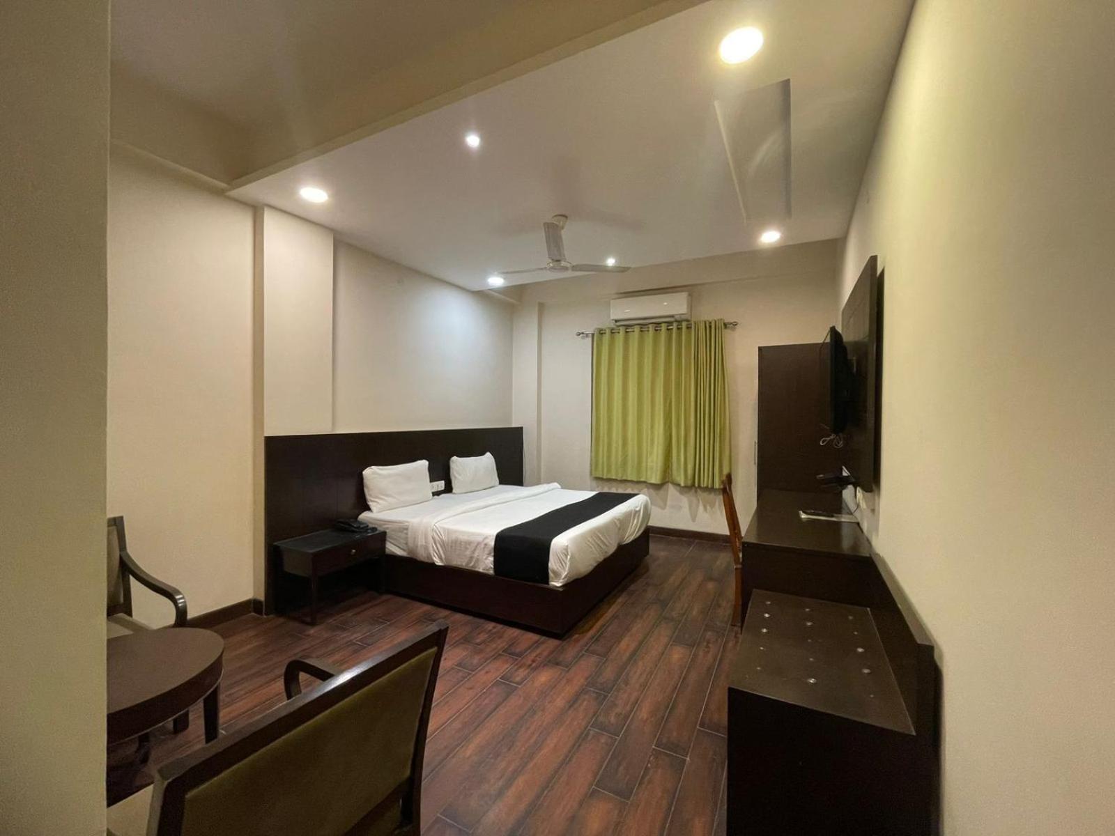 Aksa Near Juhu